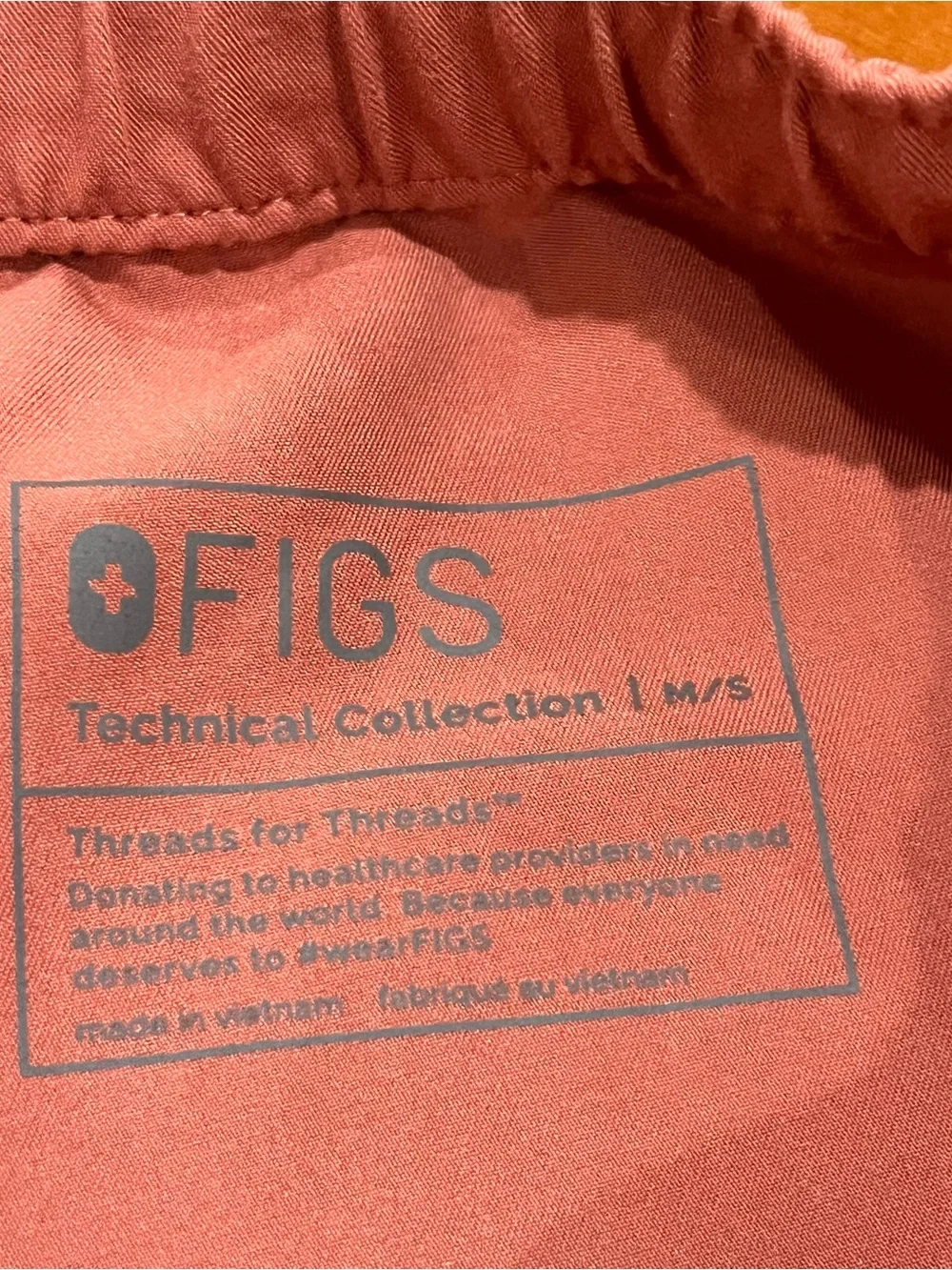 Figs Men’s Cairo Cargo Scrub Pants Mauve Medium Short Straight Leg Drawstring